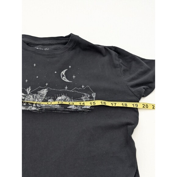 Howling Wolf Moon Desert Black Graphic Crew Neck T-Shirt Womens SIze Medium - Picture 3 of 5